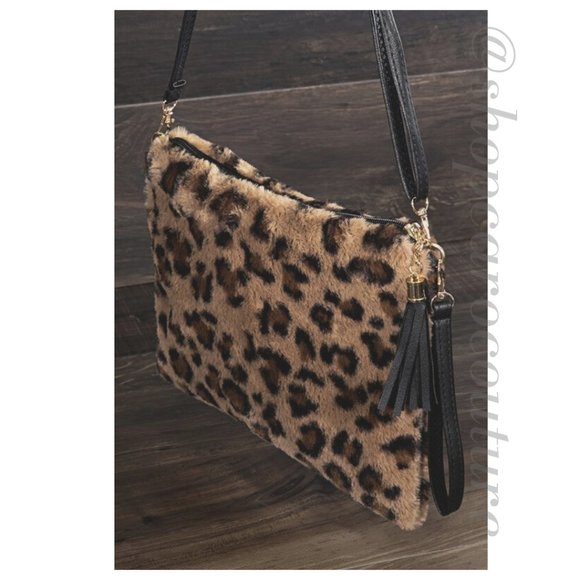 Faux Fur Leopard Shoulder Bag - Picture 6 of 8
